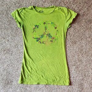 Stranded green floral peace sign tee size medium